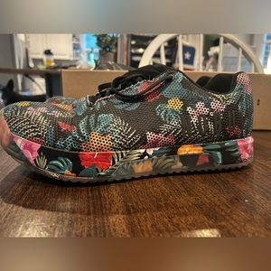 Size 13 Floral NOBULL